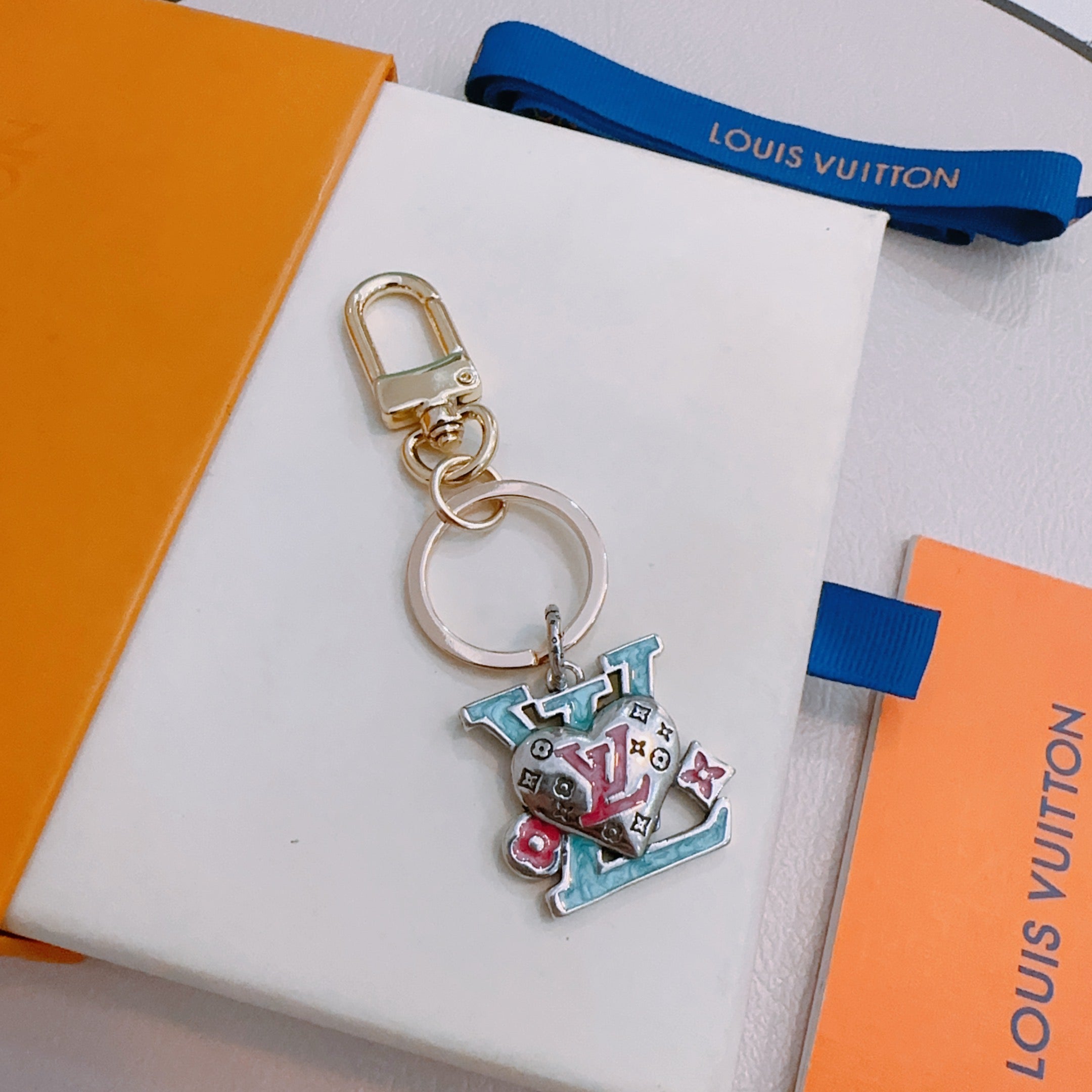 A1Z105E89 Popular bag 's charms accessories