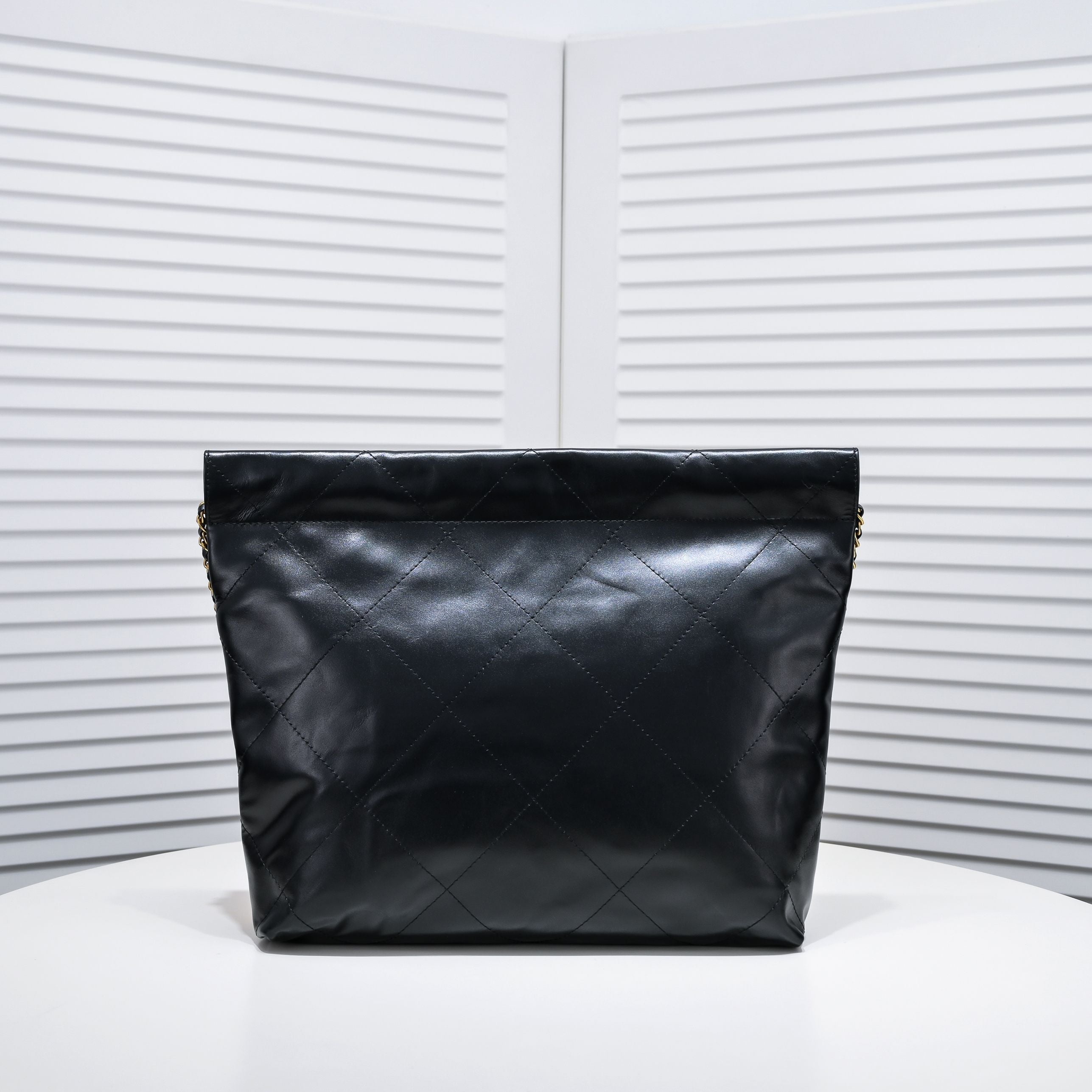 B1X43C70 Popular  leather bag 