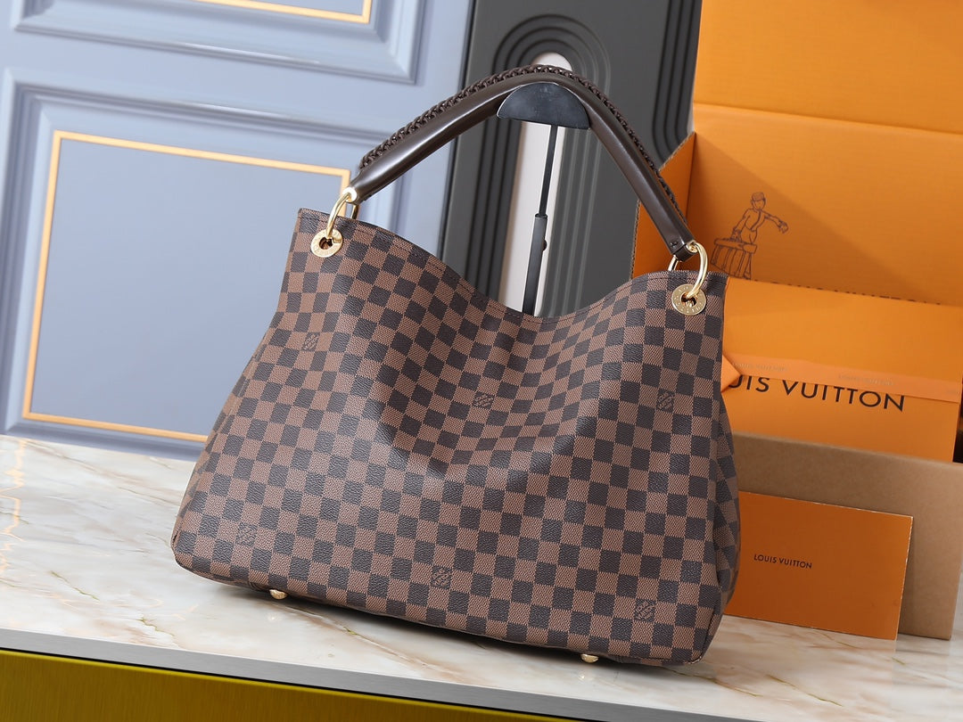B1P46E67 Popular bag