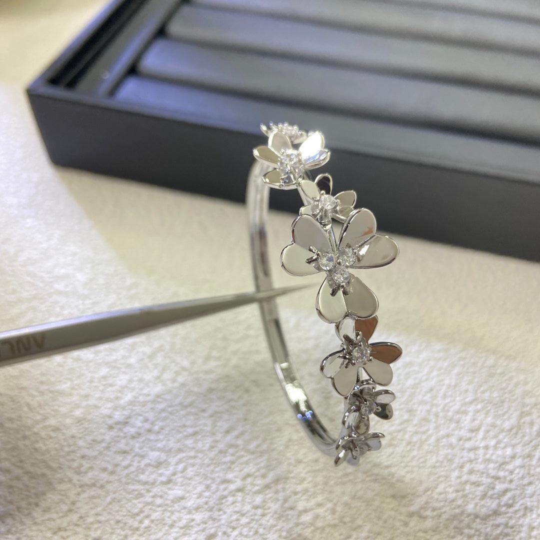 X5Q85VC27K  Popular Bracelets