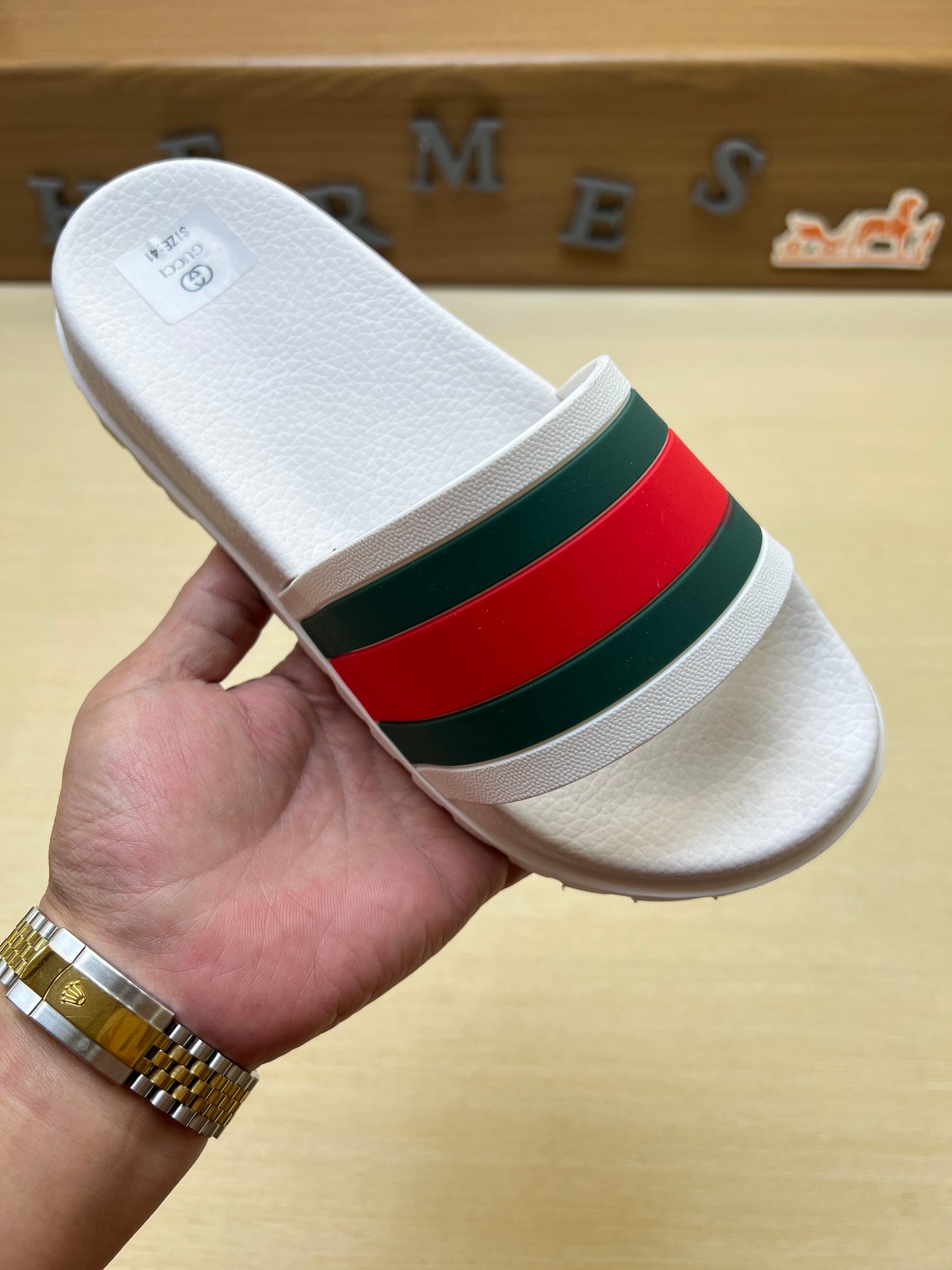 Z5X76B7  Popular slippers
