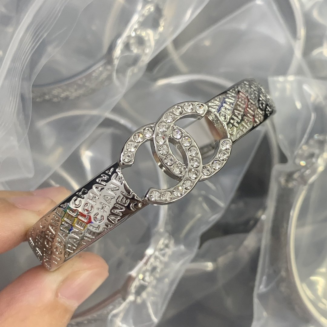 X1X54C61K  Popular Bracelets