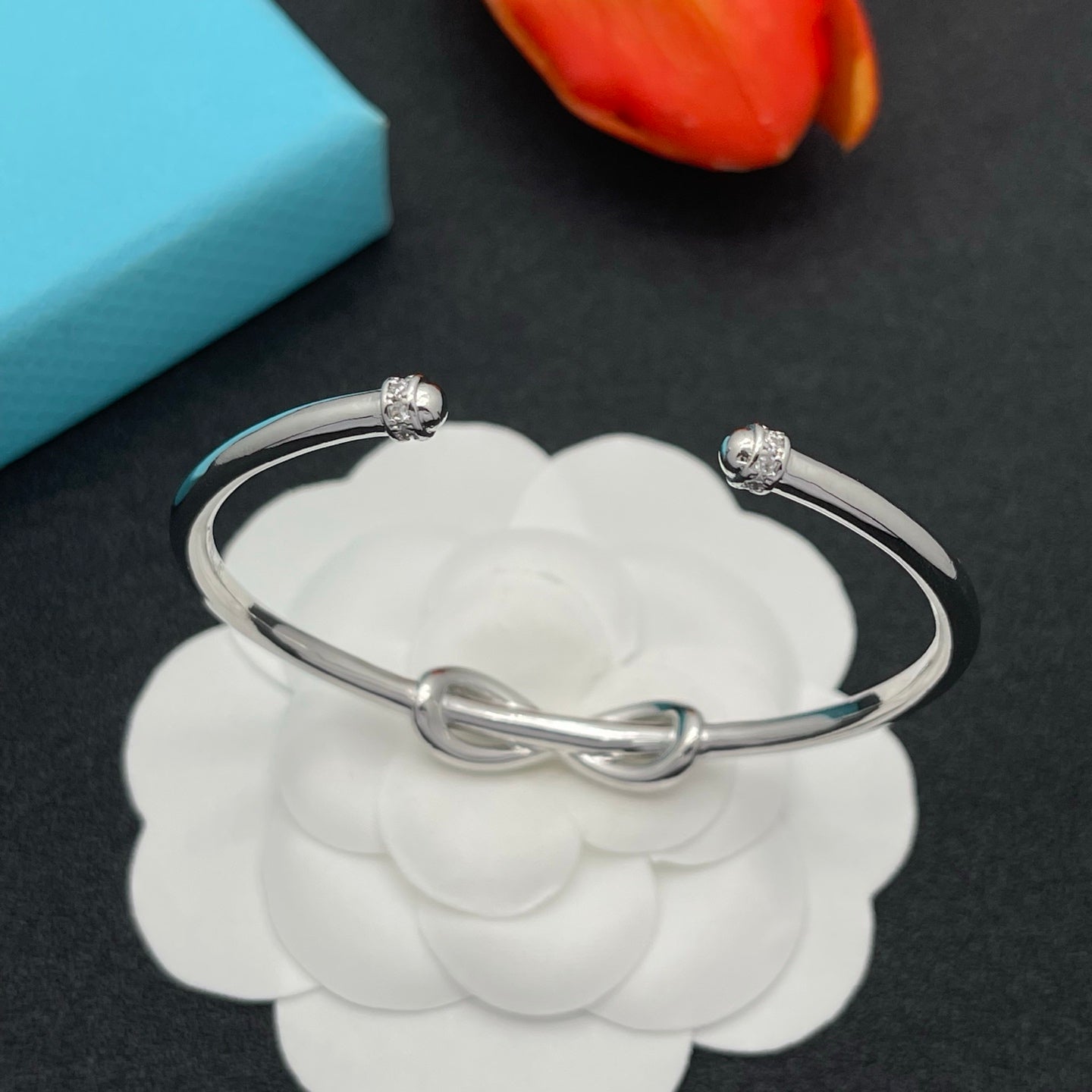 X1N36T88K Popular Bracelets