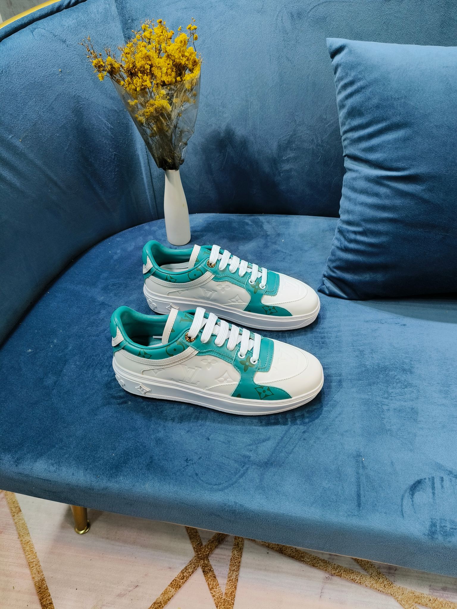 Z2YE45 Popular Sneakers