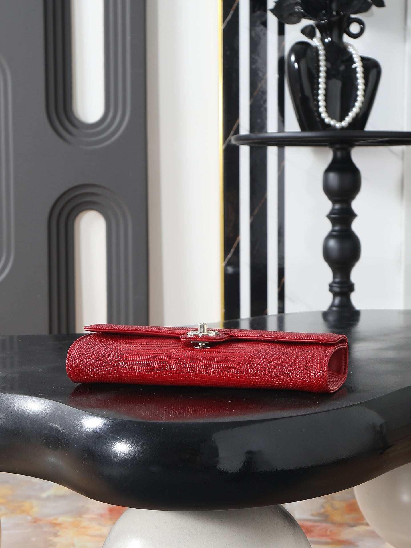 B1R76C23 Popular leather bag