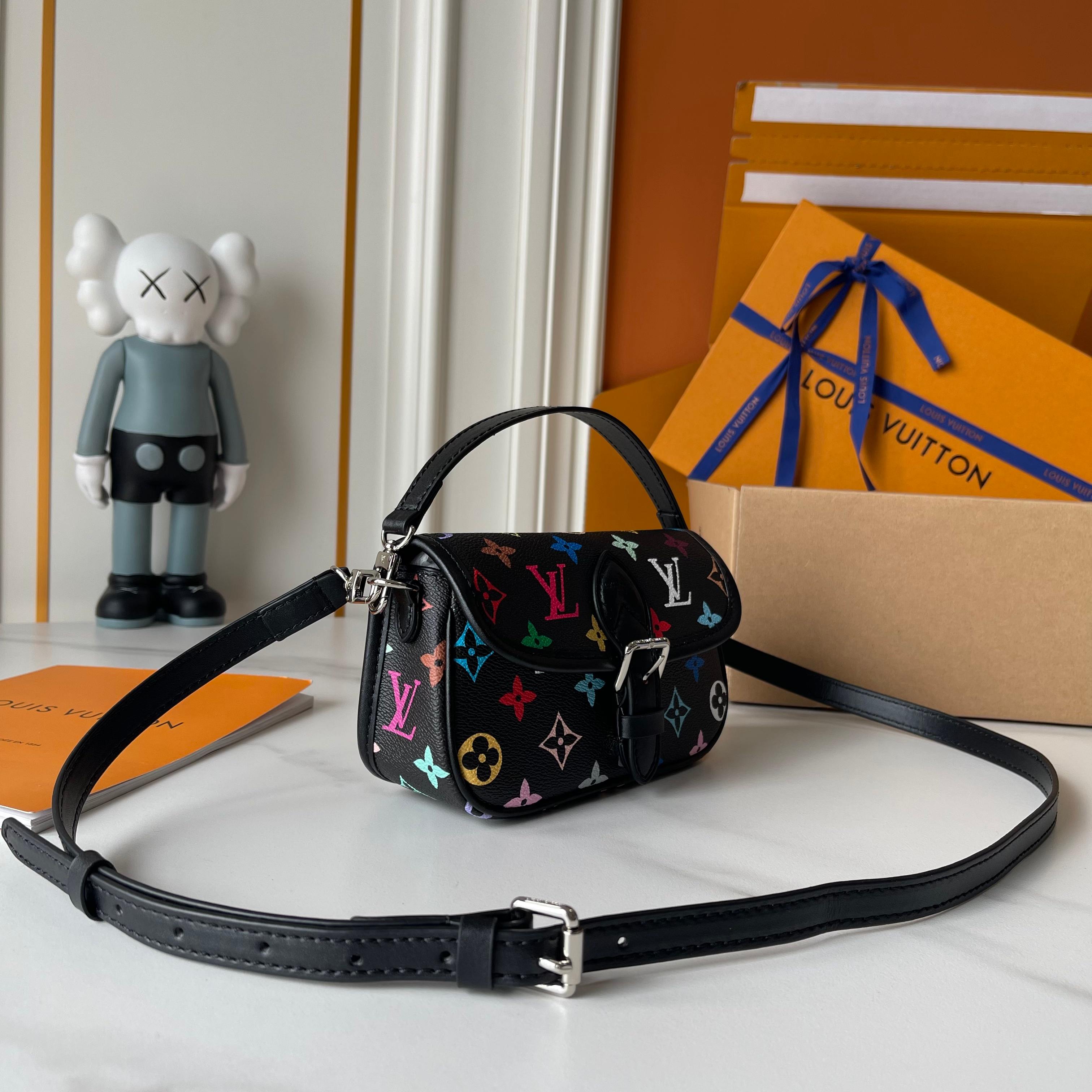 B1P36E37 Popular leather bag
