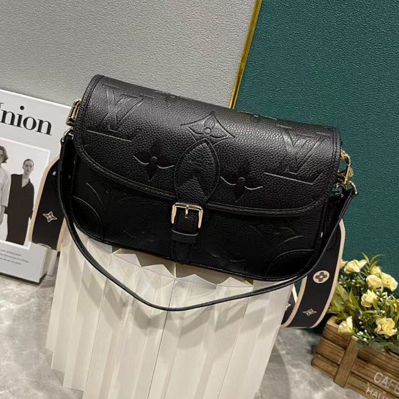 B12X44E318 Popular   leather bag 