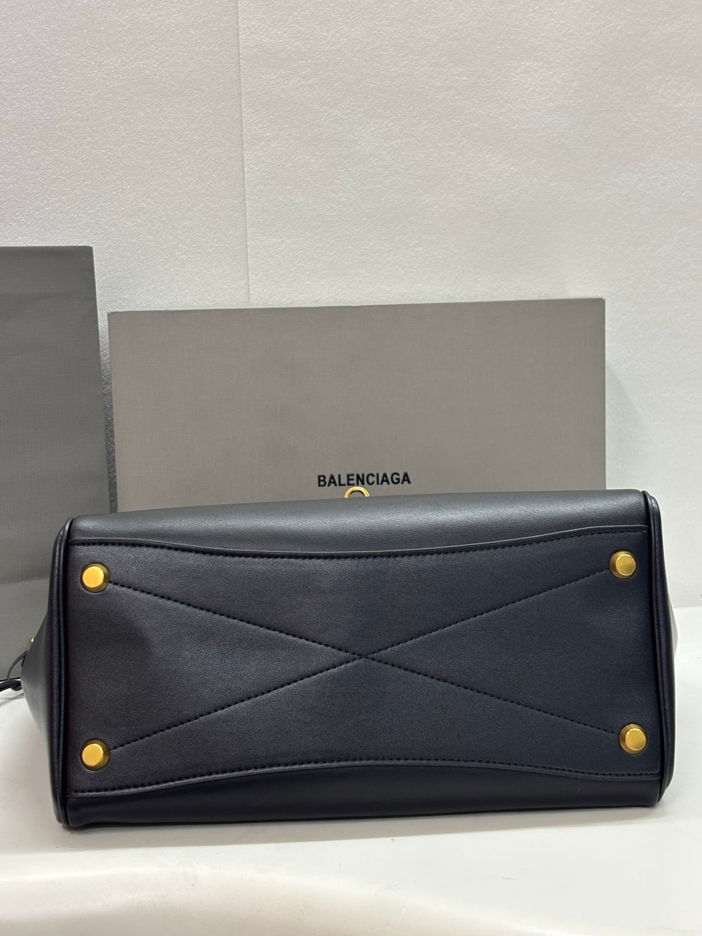B1P36J121 Popular leather bag