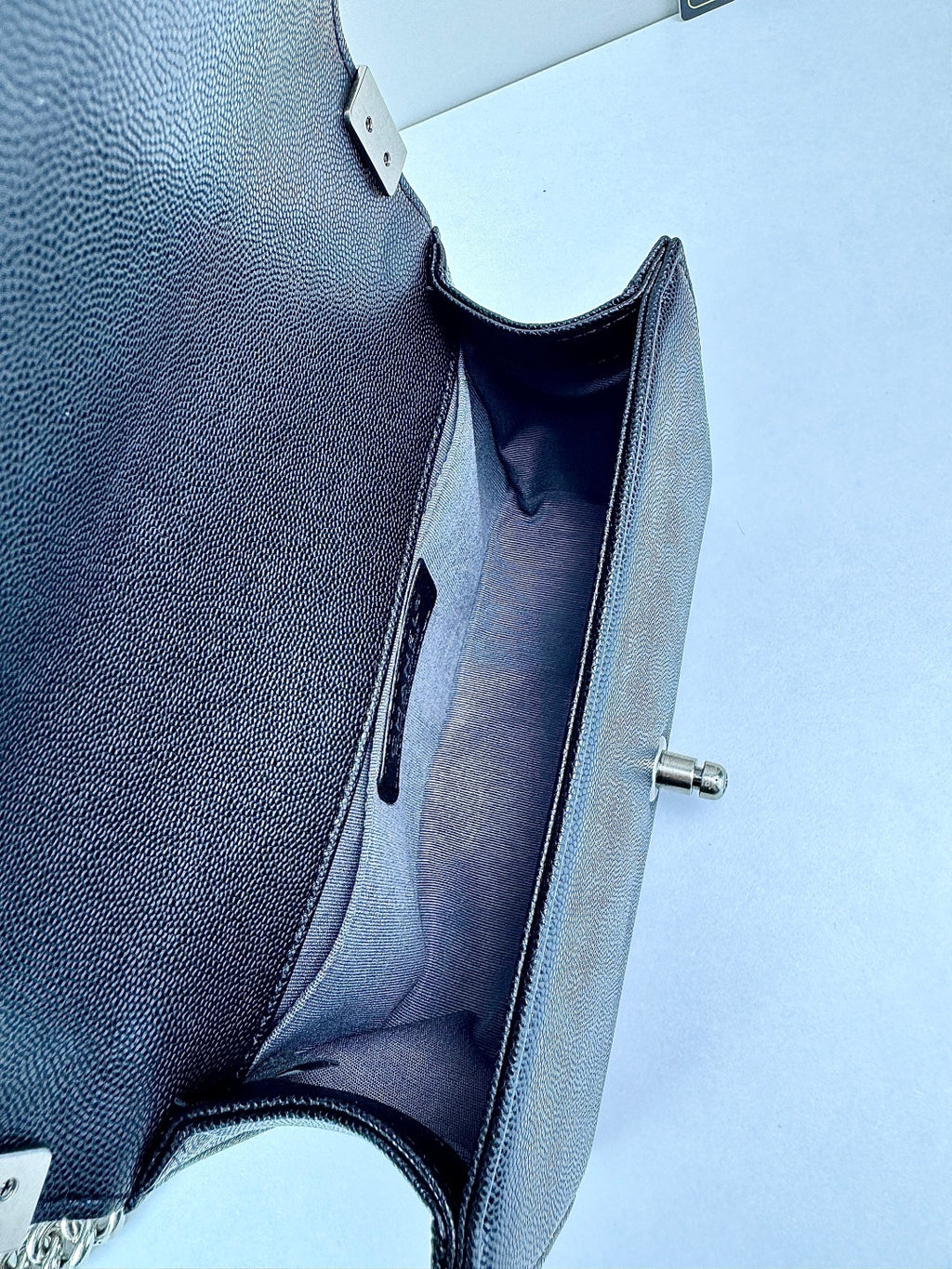 B1P36C17 Popular Caviar leather bag