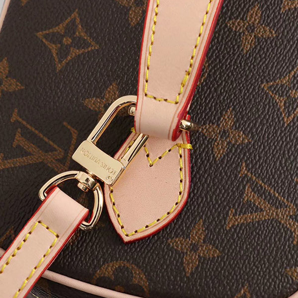 B1P70E104 Popular leather bag 
