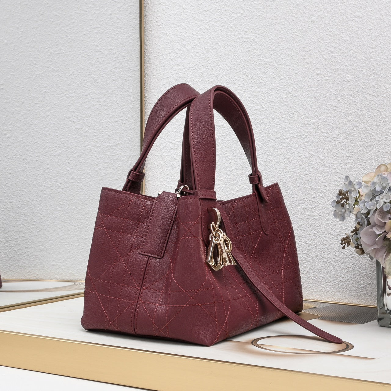 B1R76D42 Popular leather bag