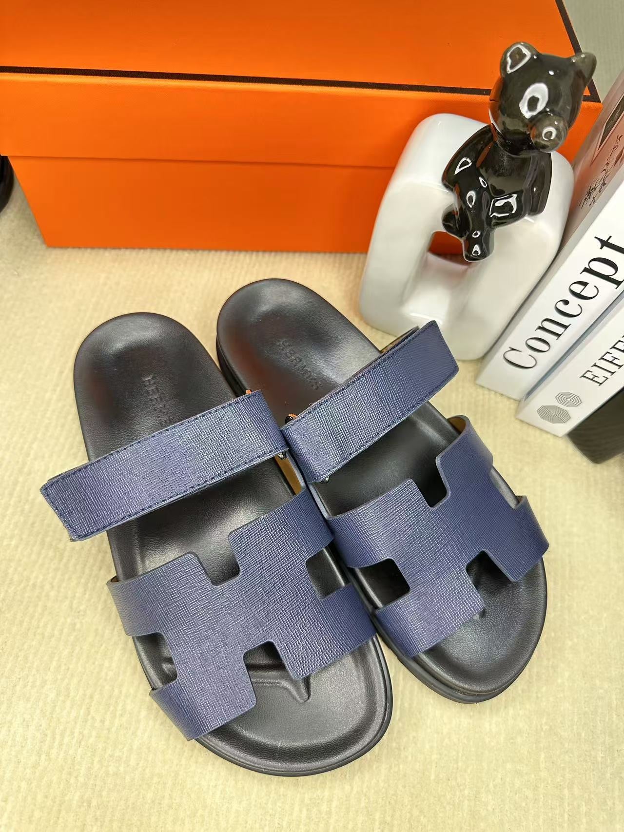 Z2Q55H27 Popular  leather shoes