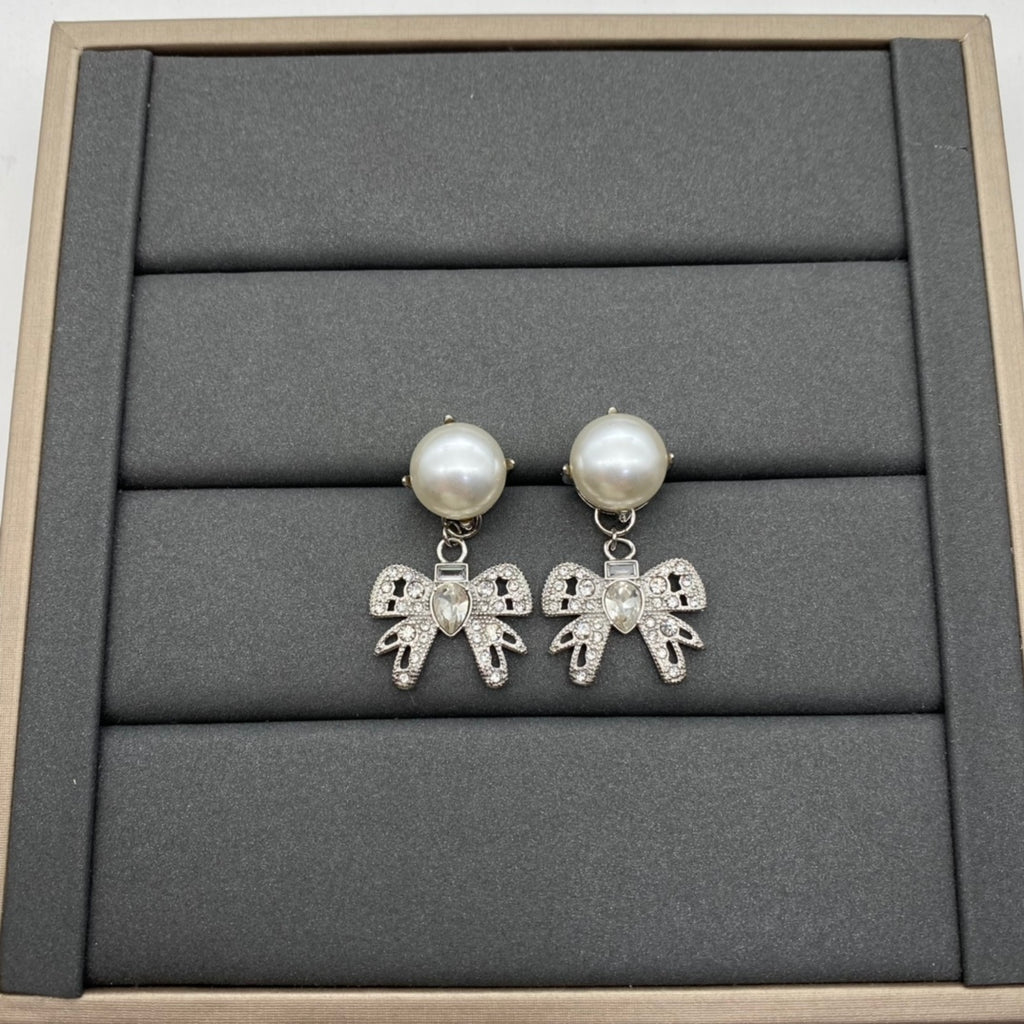 X1Q85A436X Popular Necklaces. Earrings