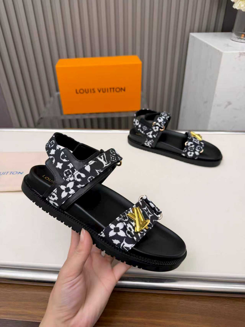 Z2P36E16 Popular high-quality Shoes