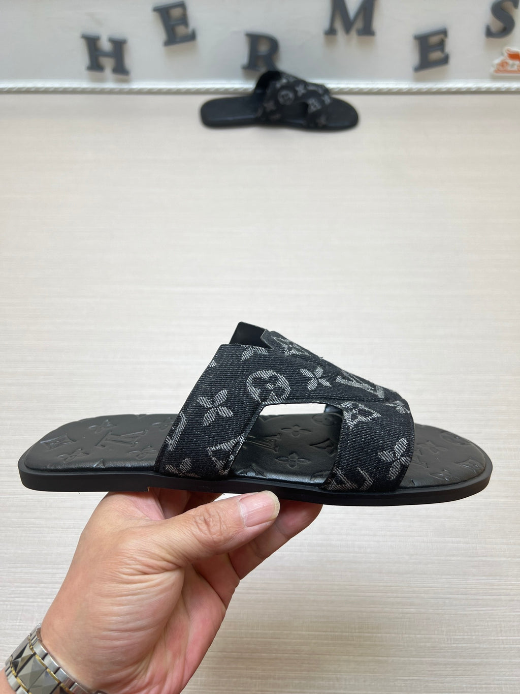 Z5ZE28 Popular slippers