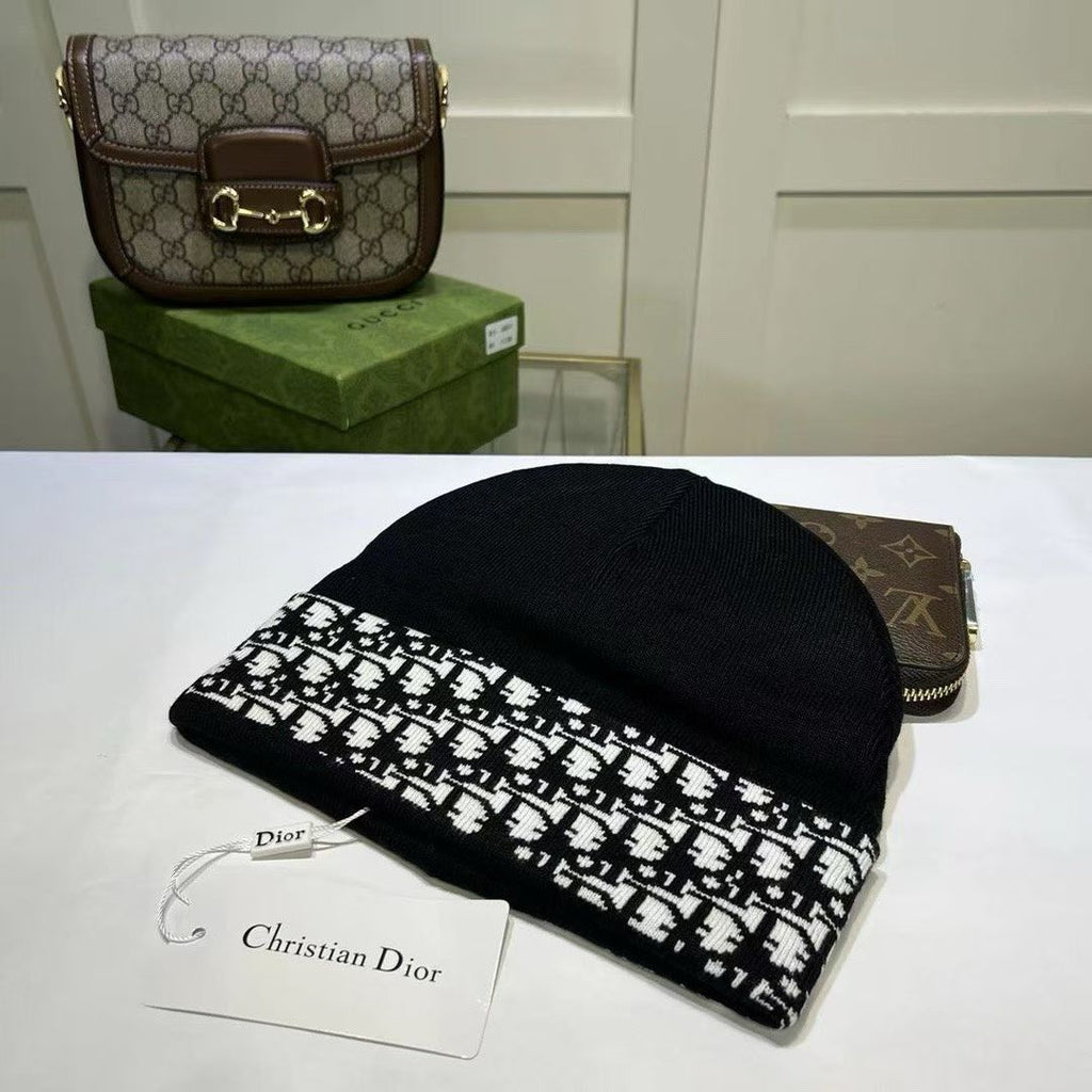 M1R86D37 Popular hats