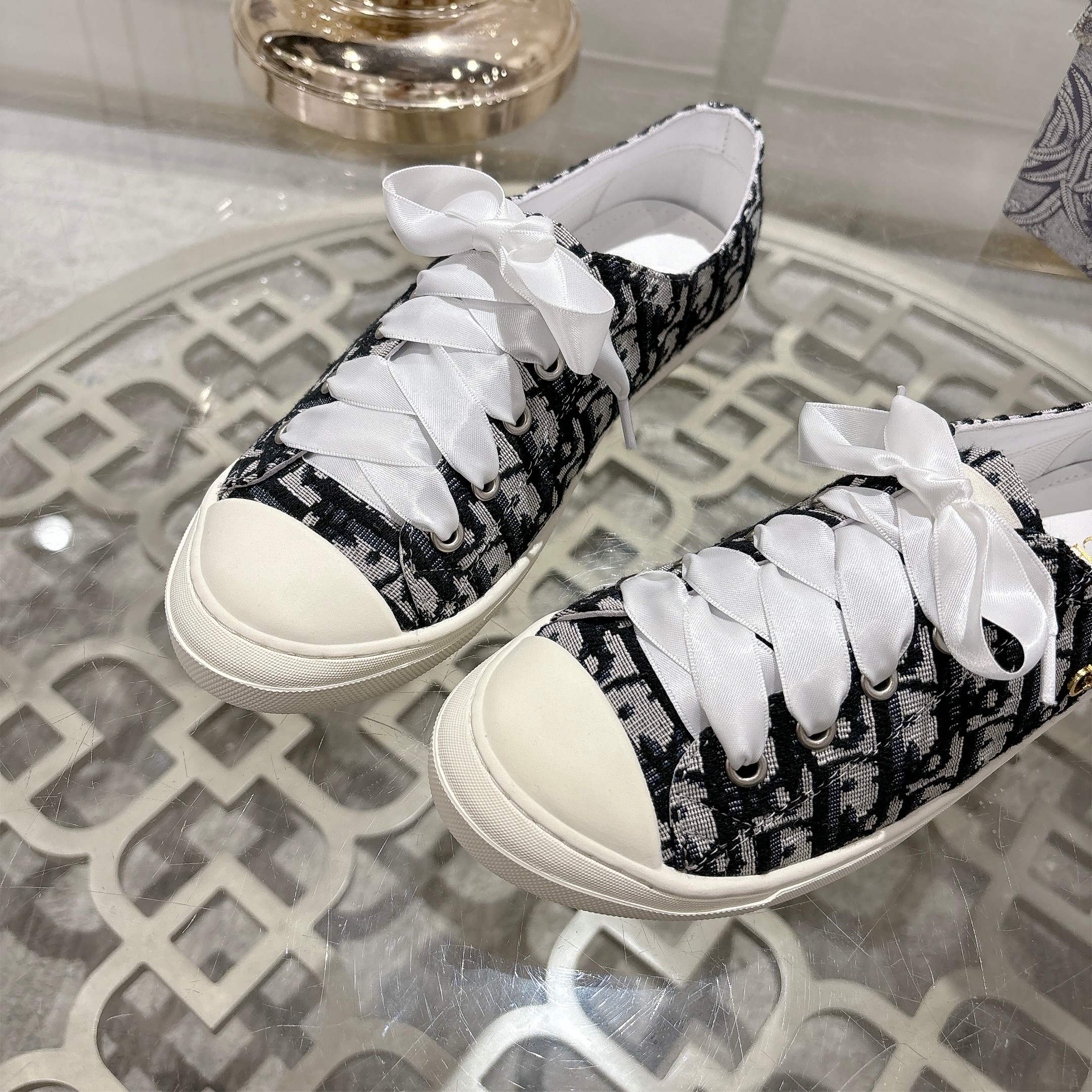 Z2Z85D59 Popular high-quality shoes