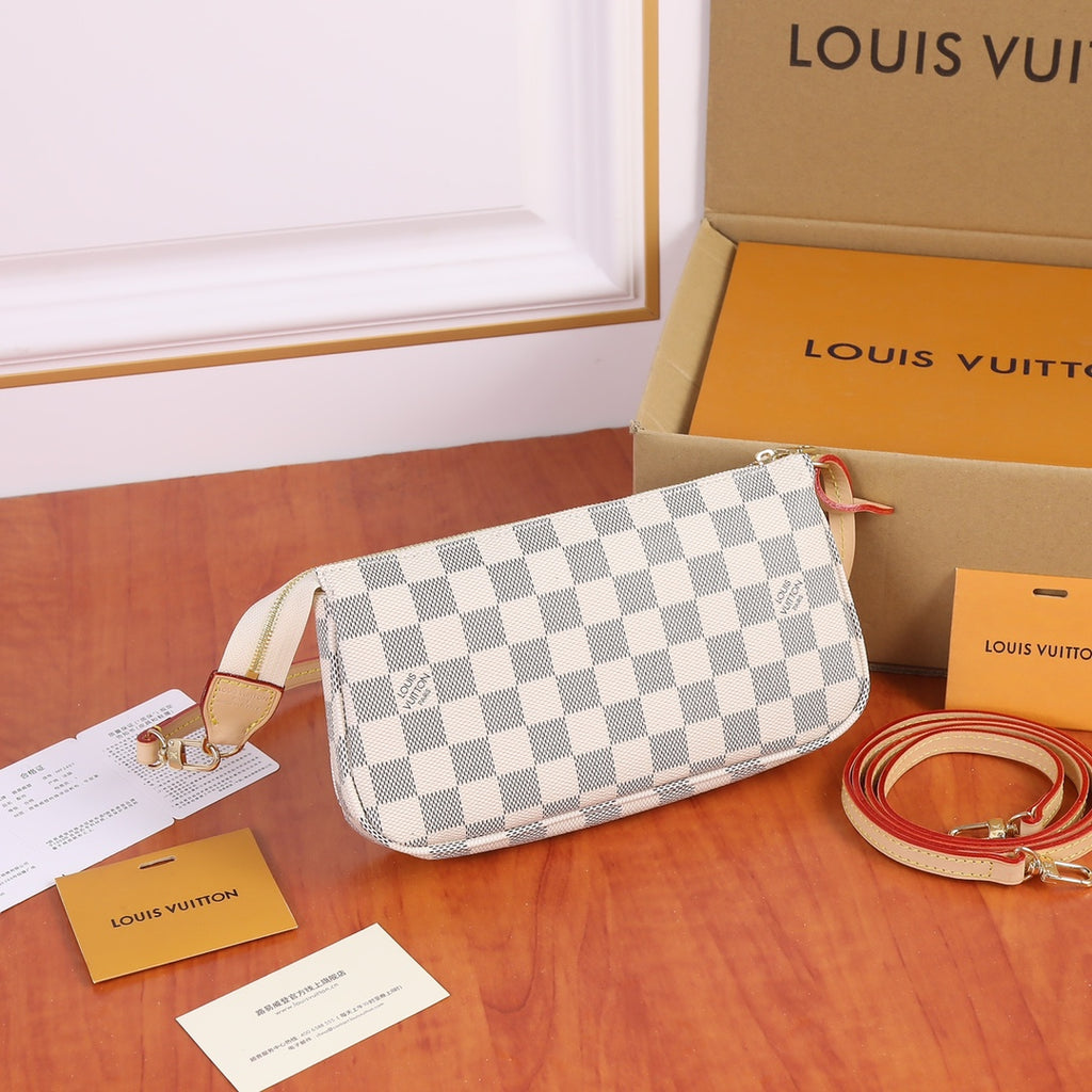 B1X102E17 Popular  leather bag 