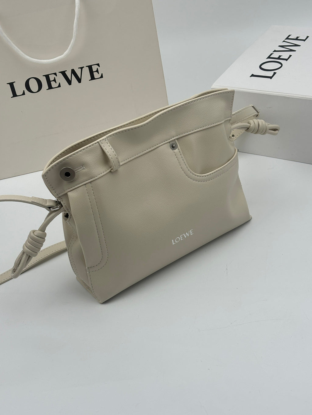 B1P36A47 Popular leather bag
