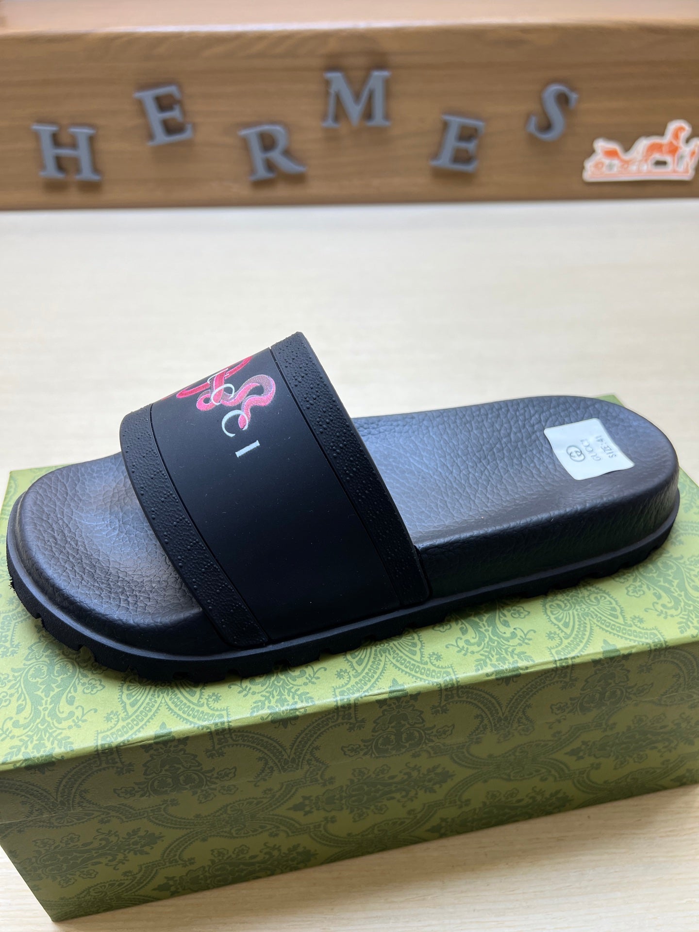Z5R66B29 Popular Slippers