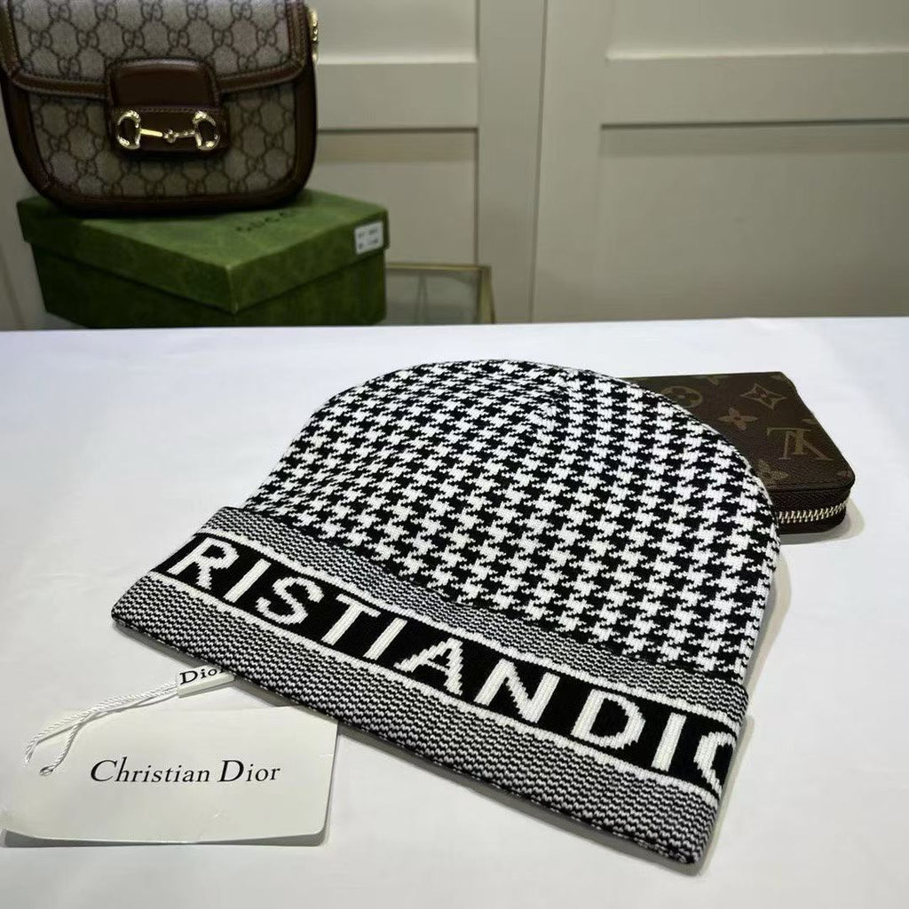 M1R86D57 Popular hats