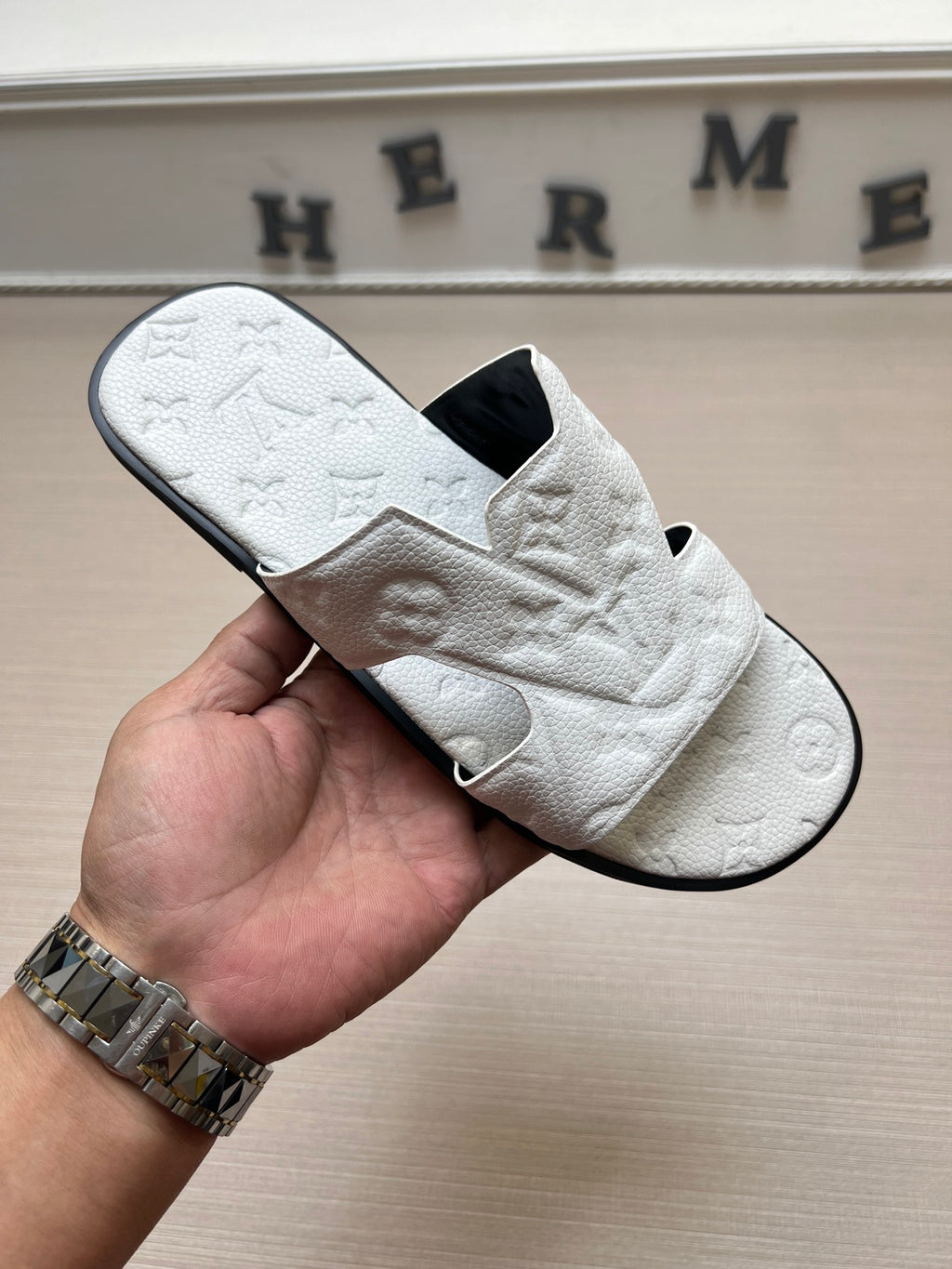 Z5ZE34 Popular slippers