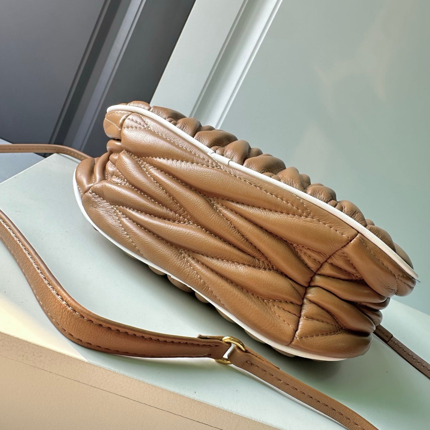 B1P46A118 Popular leather bag
