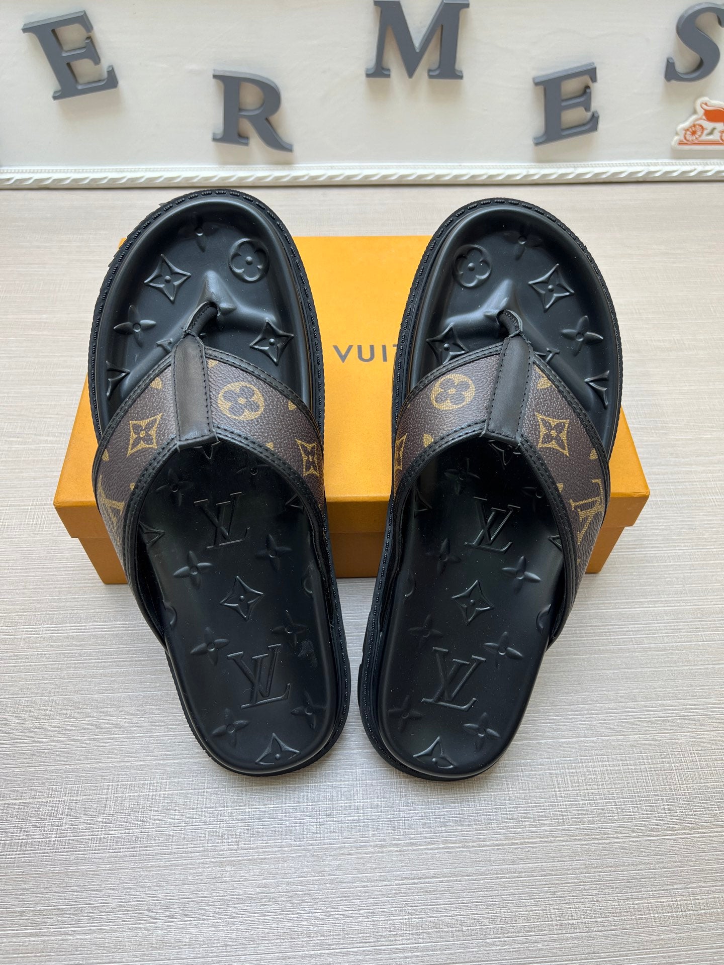 Z5Z35E303 Popular Slippers