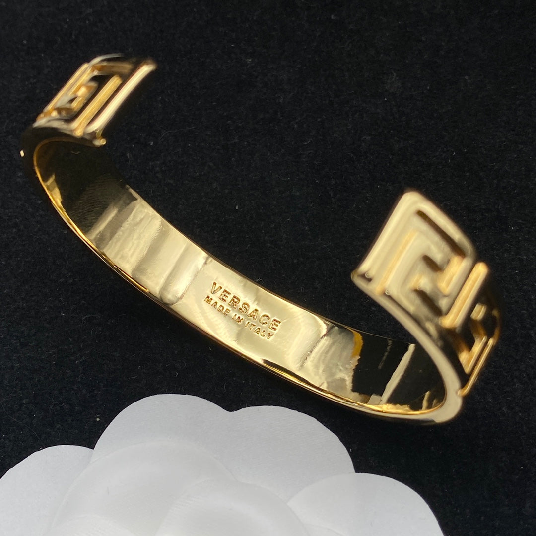 X1Q85V10K  Popular Bracelets