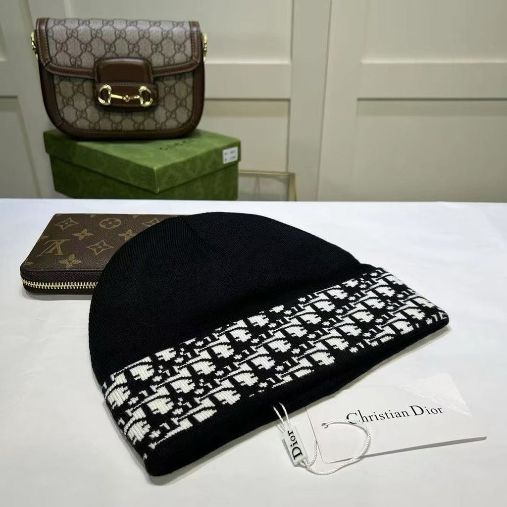 M1R86D37 Popular hats