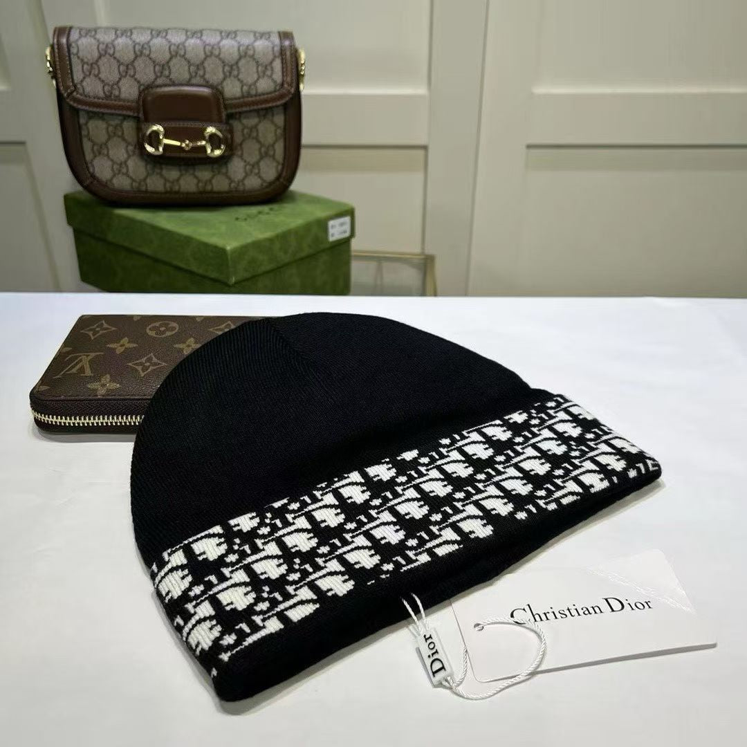 M1R86D37 Popular hats