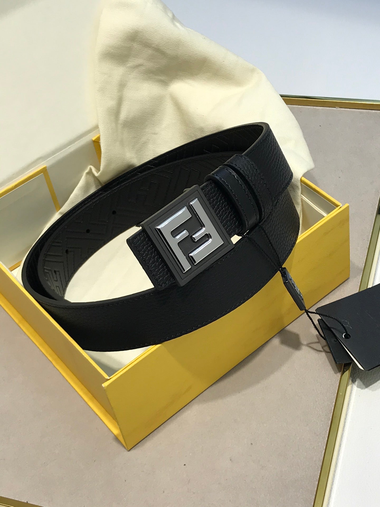 P1Q64F85 Popular  High quality belt With full package