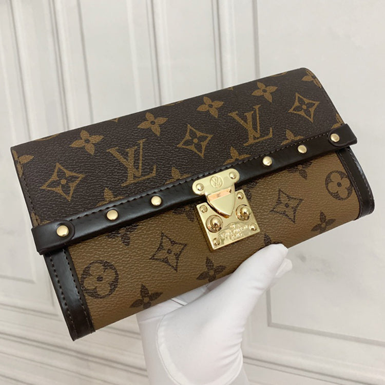 B1X41E10 Popular leather wallets