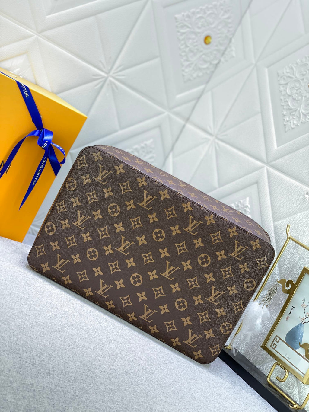 B1X34E272 Popular  leather bag 