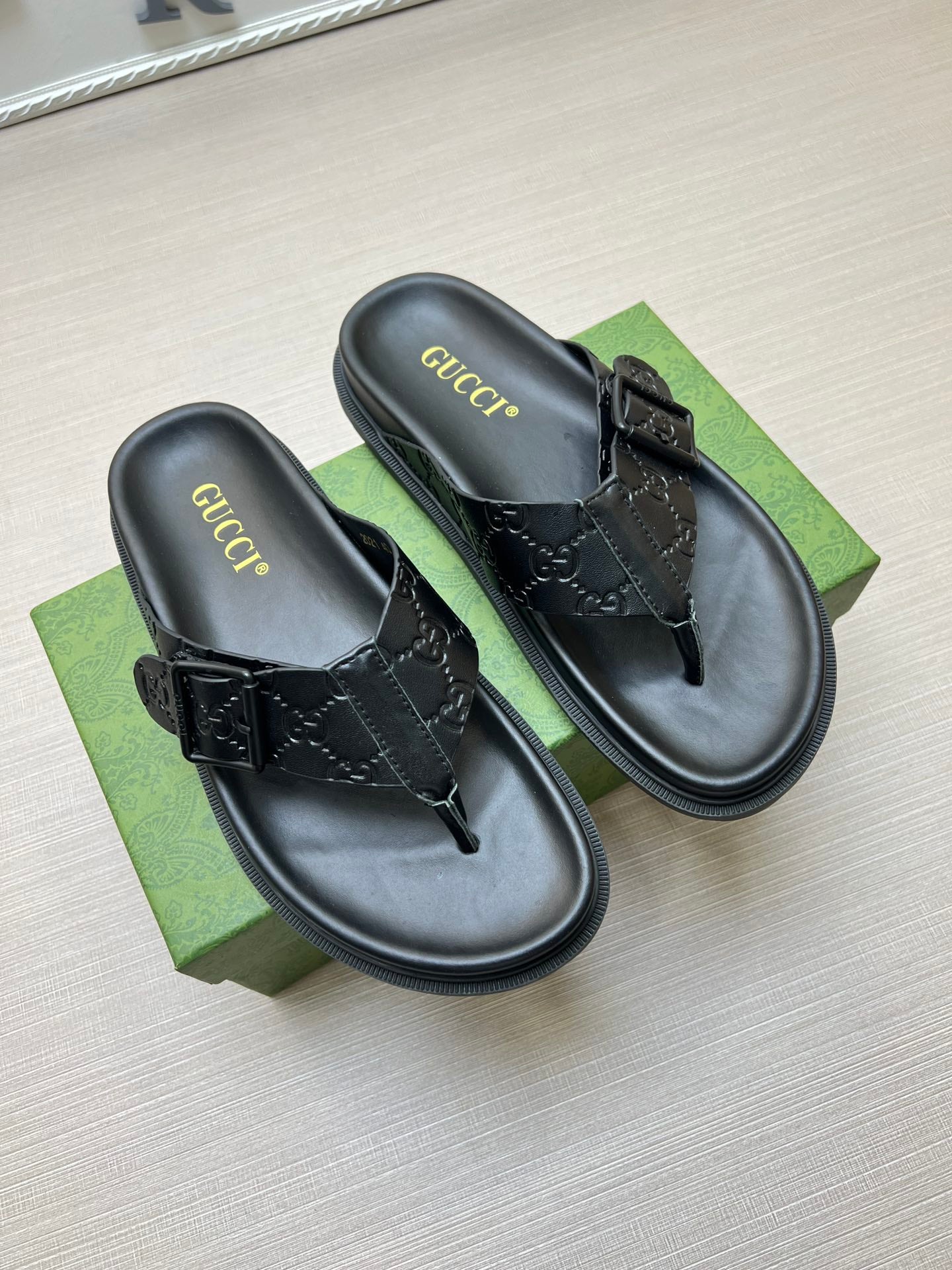 Z5ZB91 Popular slippers