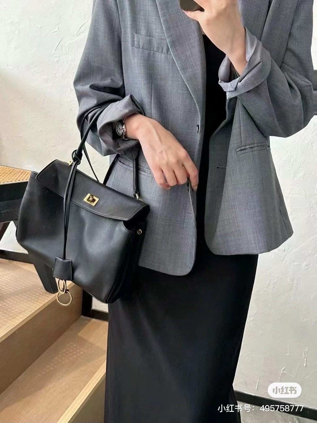 B1P36J123 Popular leather bag