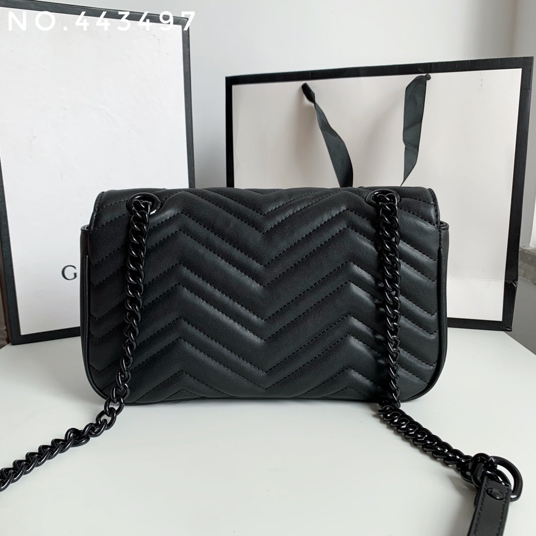 B1P36B69 Popular leather bag