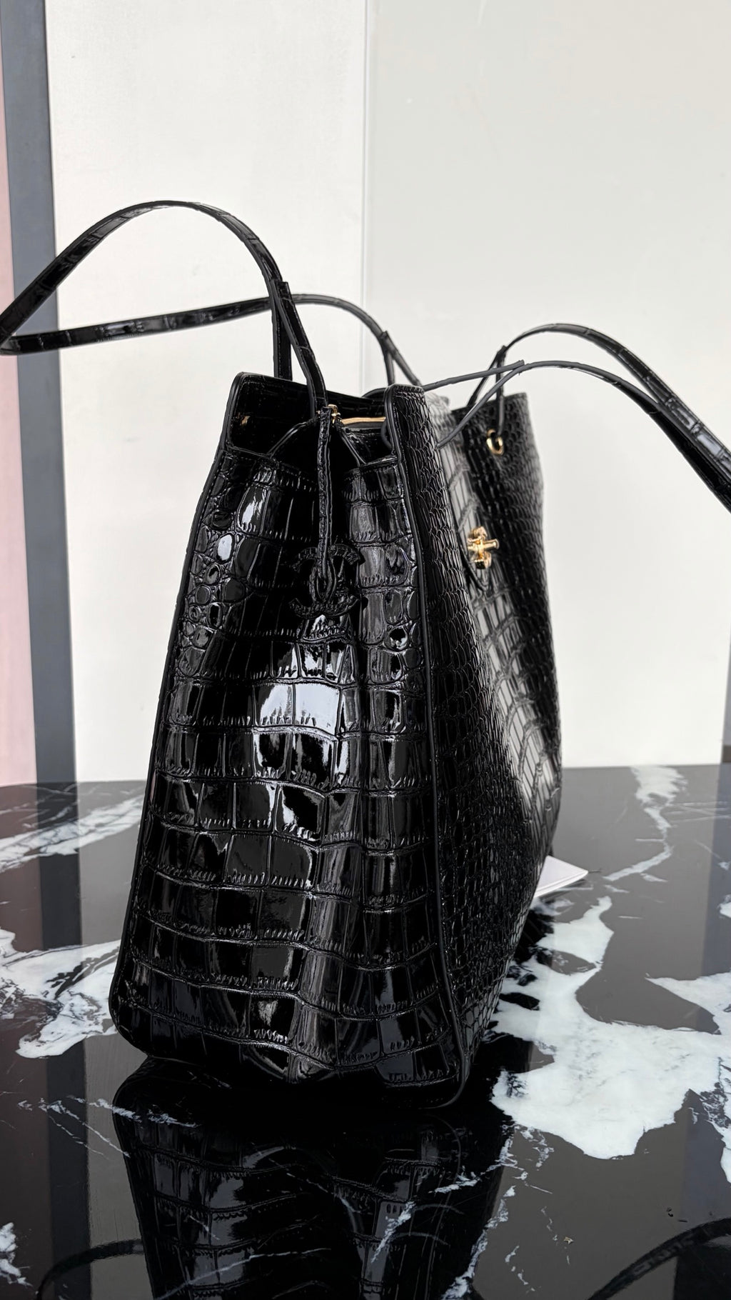 B1R76C25 Popular leather bag