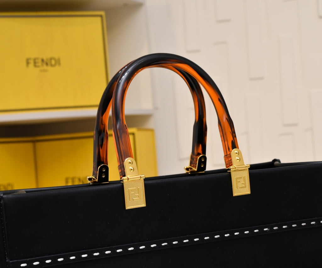 B1P36F104 Popular leather bag
