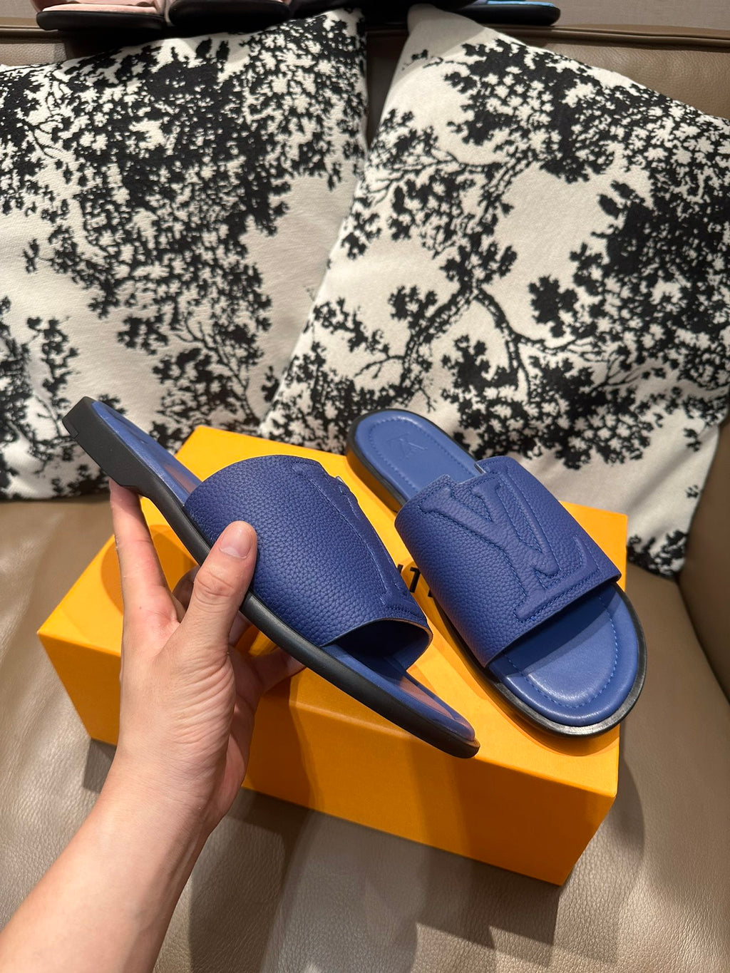 Z2Z85E25  Popular leather Shoes