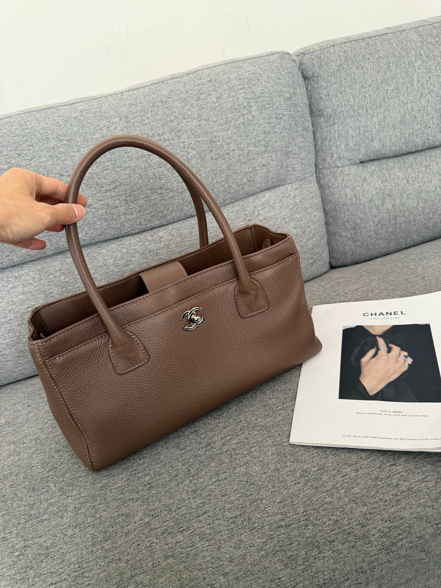 B1R76C37 Popular leather bag