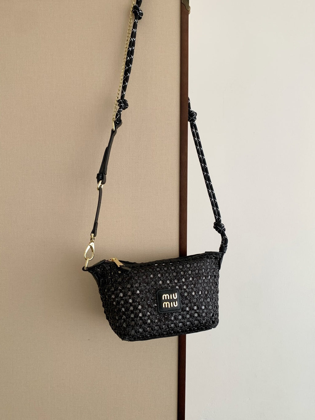 B1P36A51 Popular woven bag