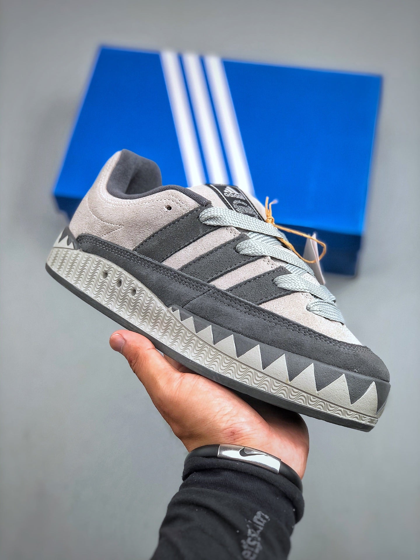 Z4Q95A83 Popular Shoes