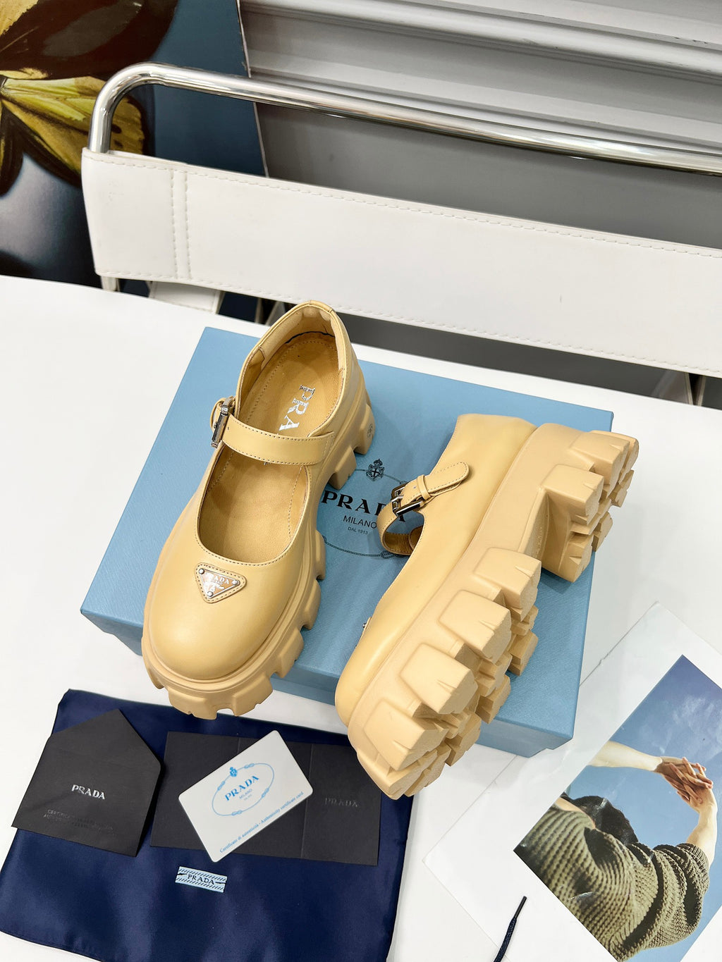 Z2Q95P143  Popular high-quality leather Shoes