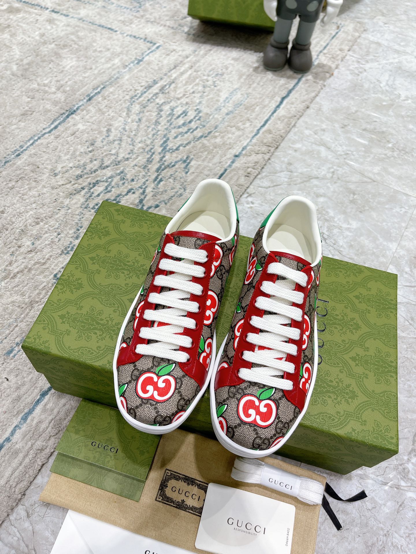 Z2Q105B196 Popular high-quality Shoes