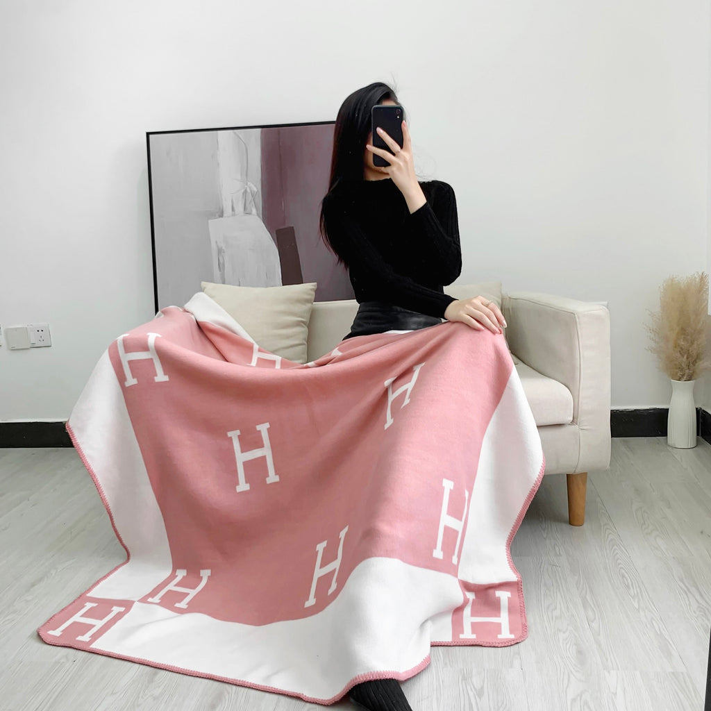 W1R86H28 Popular blanket