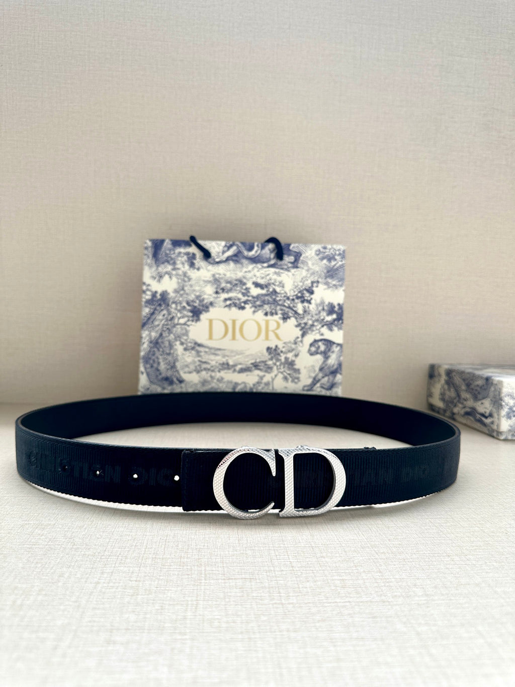 P1R55D197 Popular   High quality belt With full package