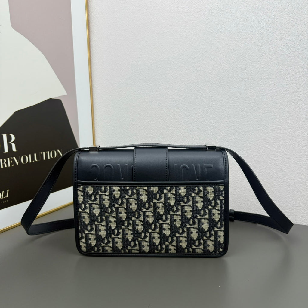 B1W25D82 Popular  leather bag