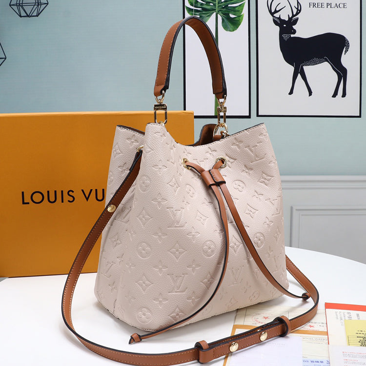 B1P11E81 Popular  leather bag 