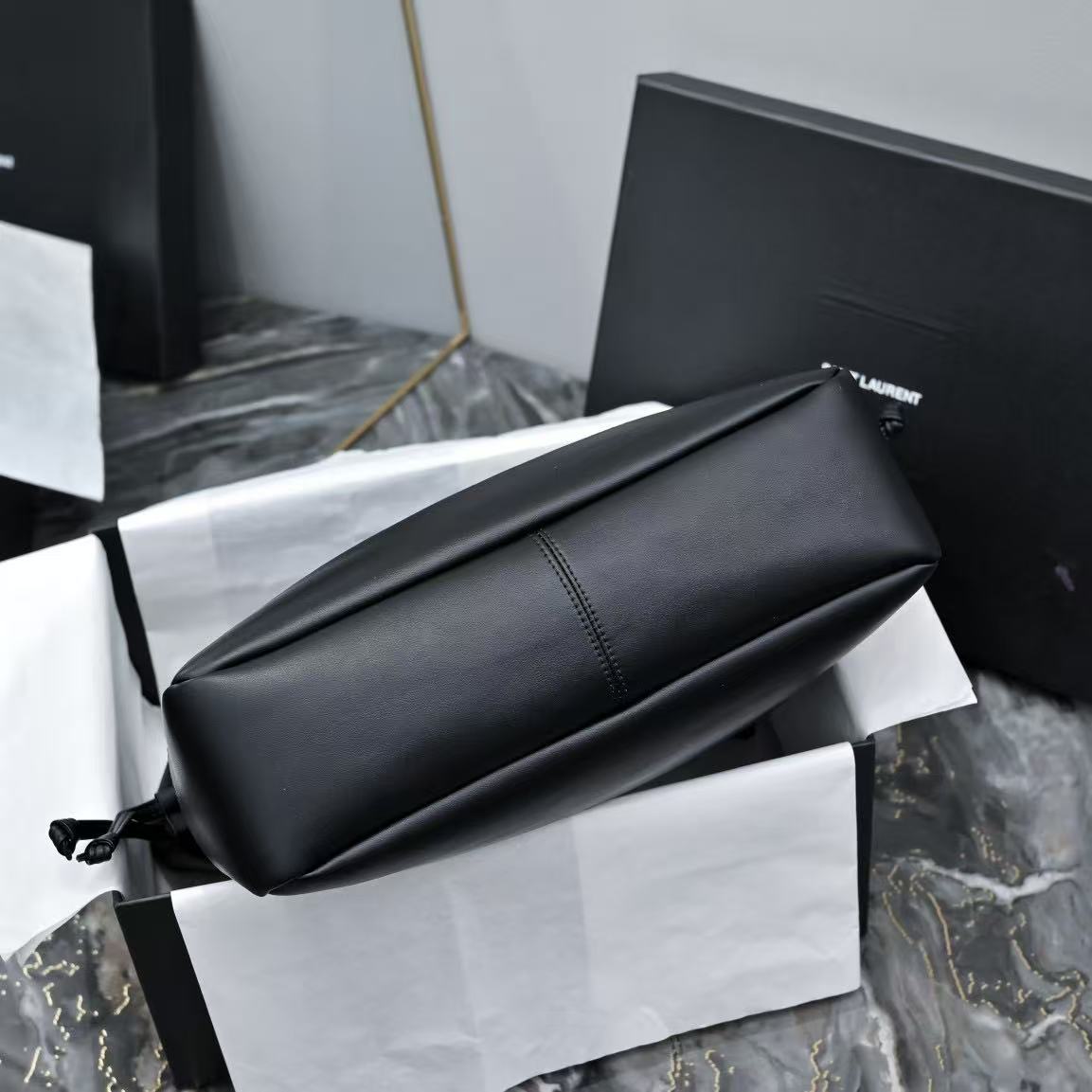 B1R46SL7 Popular leather bags